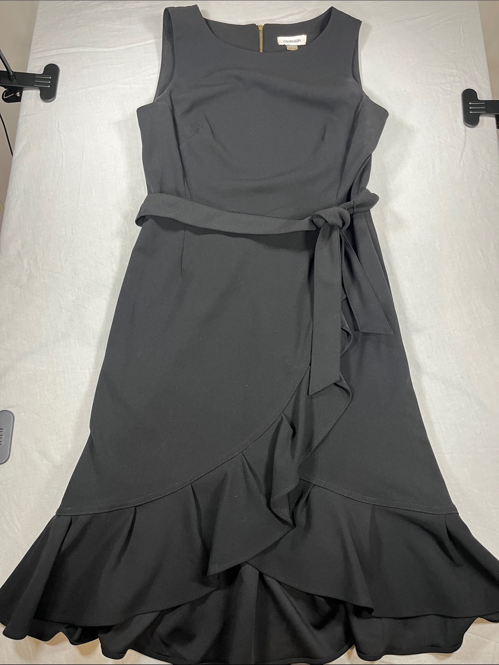 Calvin Klein Sleeveless Belted Ruffle Bottom Dress Size 8 Minimalist
